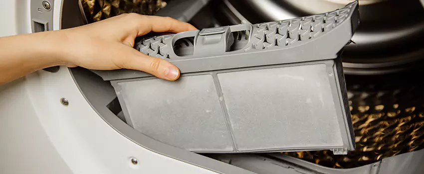 Signs Of A Clogged Dryer Lint Trap in Lynbrook, New York